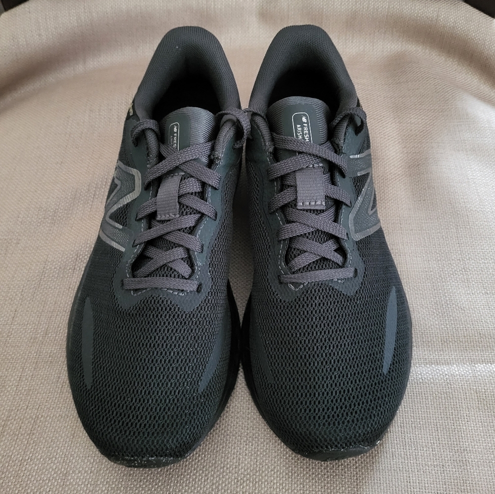 Womem's New Balance Fresh Foam Arishi v4 GORE-TEX Shoes - Picture 2 of 15